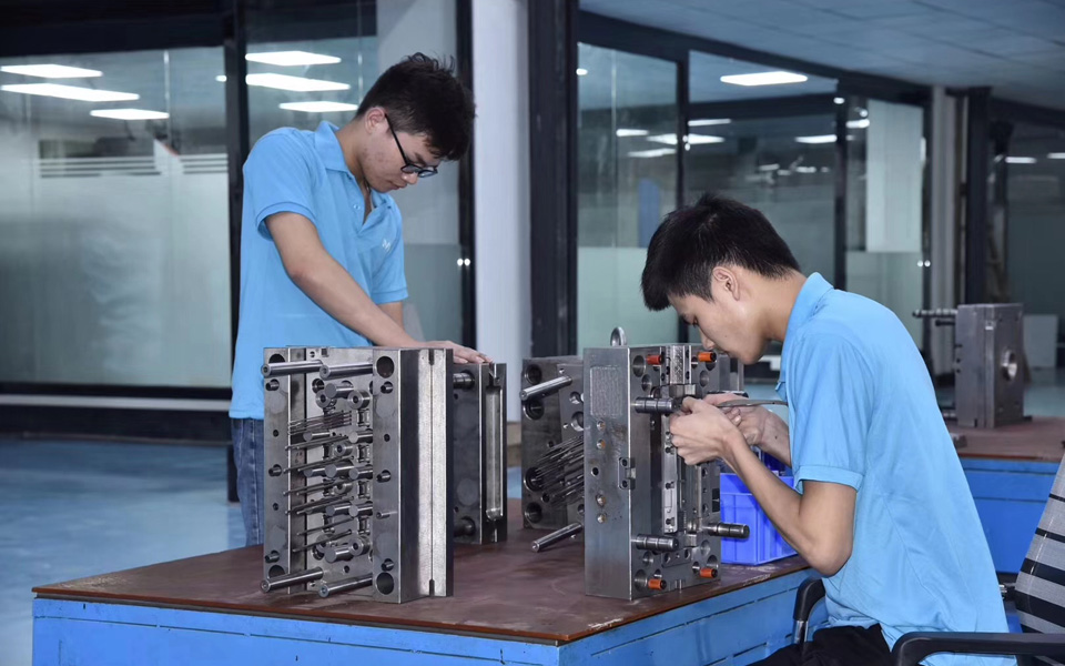 Precision mold making Mold Making